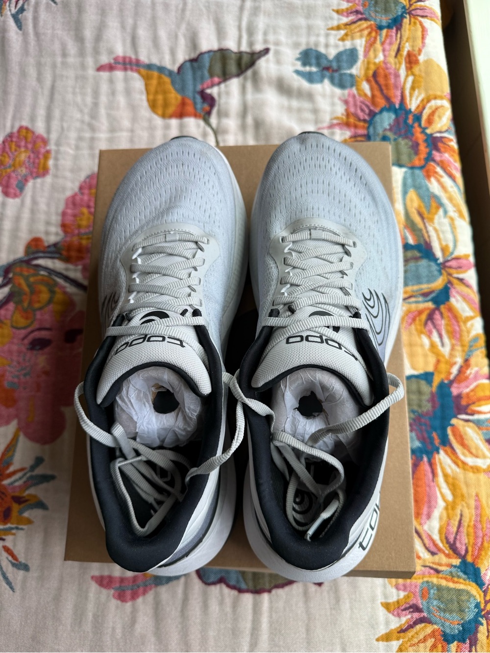 Men’s Topo Athletic Aura Running Shoes - Picture 3 of 8